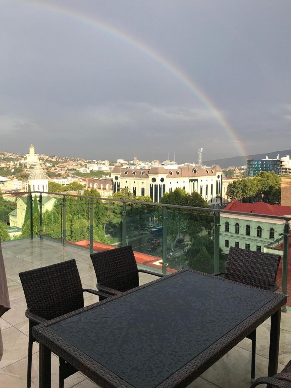 Lesya Apartment With Terrace Tbilisi Eksteriør billede